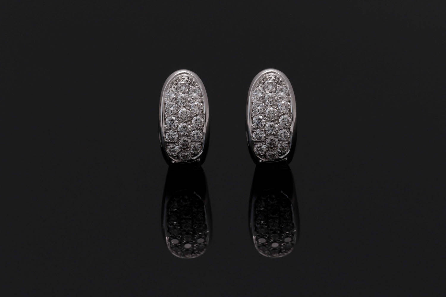 18kt witgouden oorstekers met diamant-min
